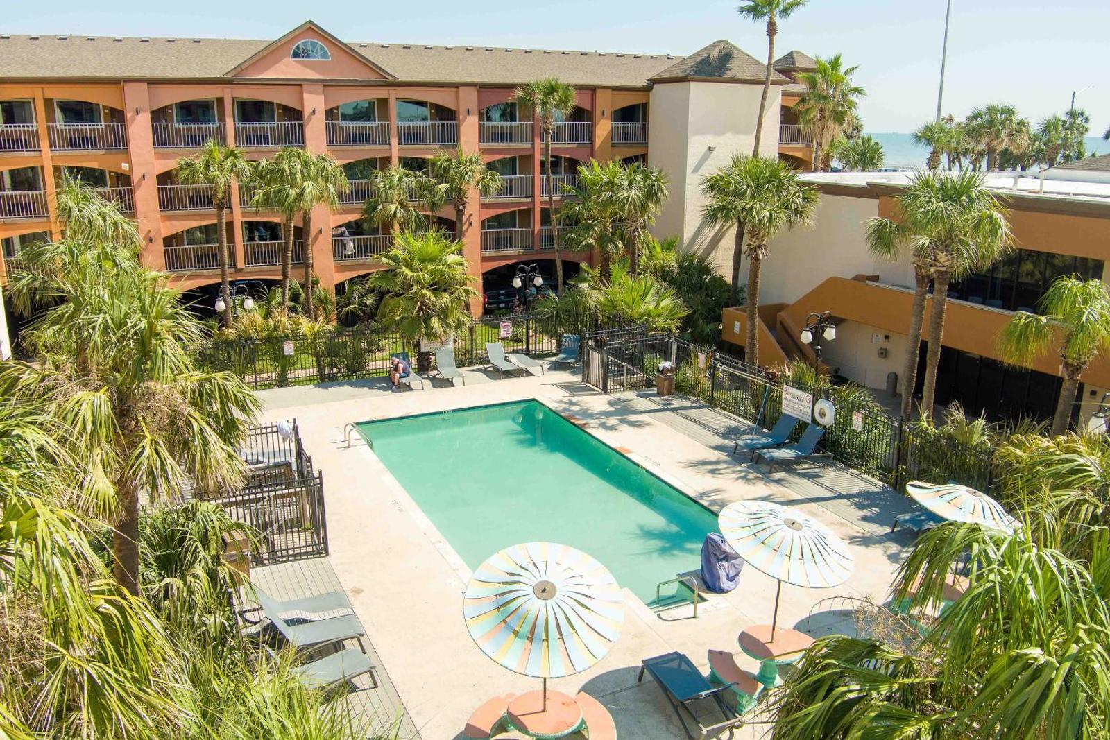 Beachfront Palms Hotel