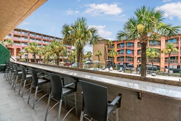 Beachfront Palms Hotel image 17