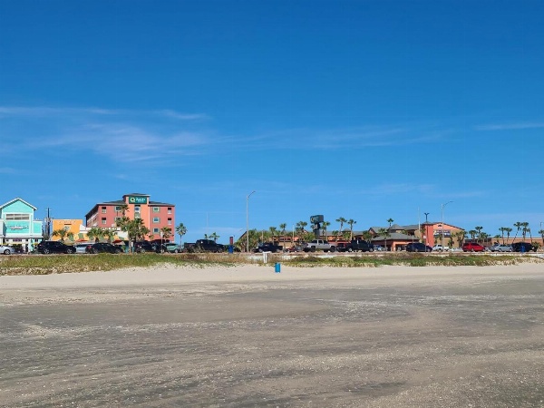 Beachfront Palms Hotel image 6